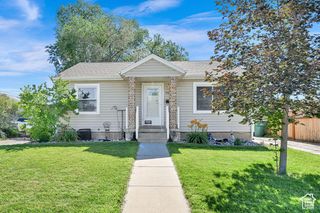 185 E LAKEVIEW DR, Clearfield, UT 84015
