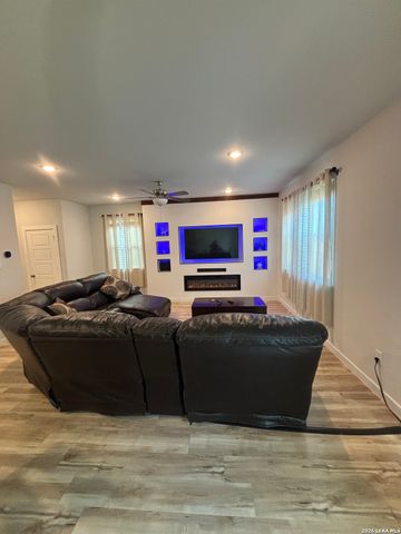 5935 W Hausman Rd Unit 31, San Antonio, TX 78249