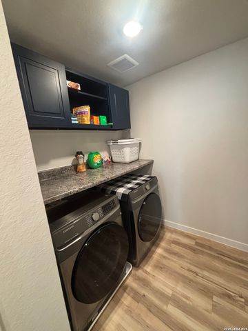 5935 W Hausman Rd Unit 31, San Antonio, TX 78249