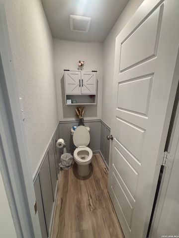 5935 W Hausman Rd Unit 31, San Antonio, TX 78249