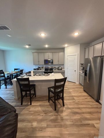5935 W Hausman Rd Unit 31, San Antonio, TX 78249