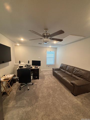 5935 W Hausman Rd Unit 31, San Antonio, TX 78249