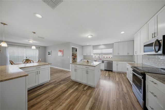 6875 SE 11TH PLACE, Ocala, FL 34472