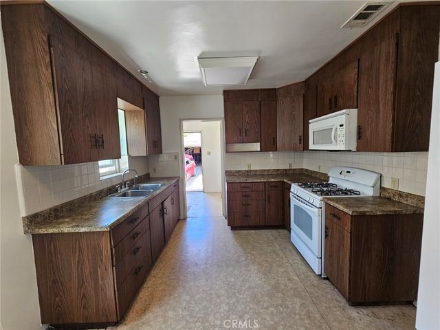 4043 W Avenue 40, Los Angeles, CA 90065