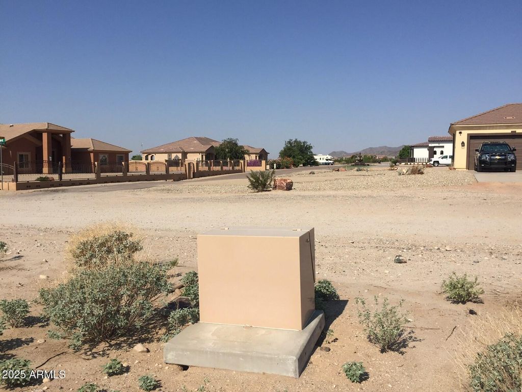 199XX W Edgemont Avenue 4, Buckeye, AZ 85396 — photo 2