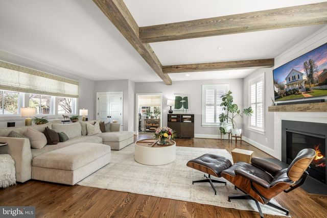 323 S WEST ST, Falls Church, VA 22046