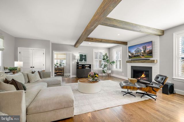 323 S WEST ST, Falls Church, VA 22046