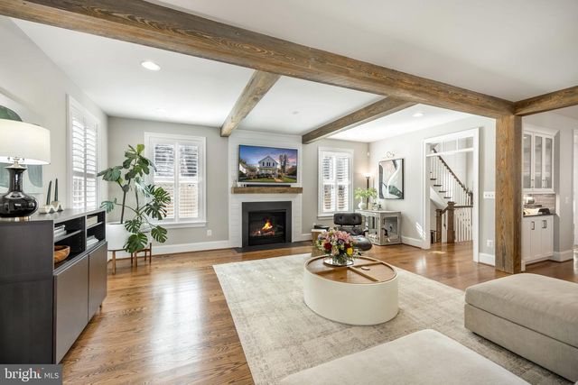 323 S WEST ST, Falls Church, VA 22046