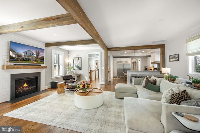 323 S WEST ST, Falls Church, VA 22046