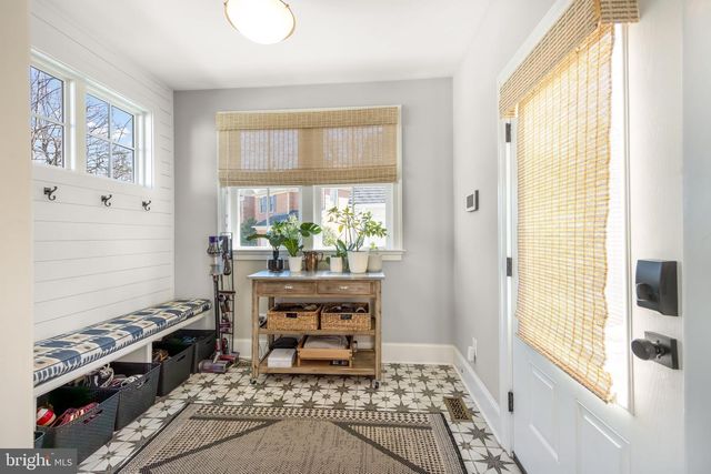 323 S WEST ST, Falls Church, VA 22046