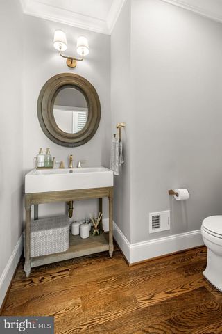 323 S WEST ST, Falls Church, VA 22046