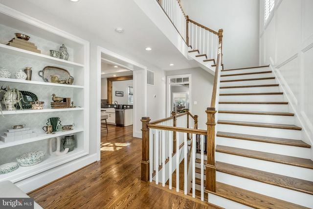 323 S WEST ST, Falls Church, VA 22046