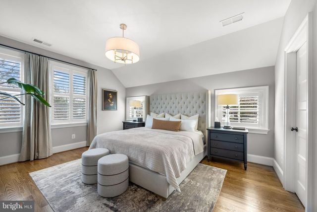 323 S WEST ST, Falls Church, VA 22046