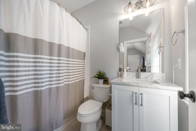 323 S WEST ST, Falls Church, VA 22046