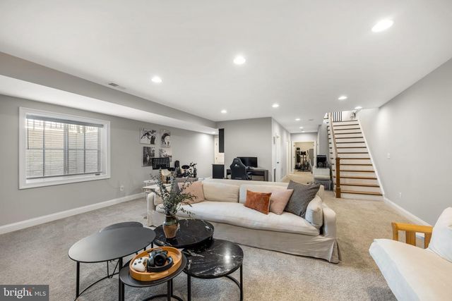 323 S WEST ST, Falls Church, VA 22046