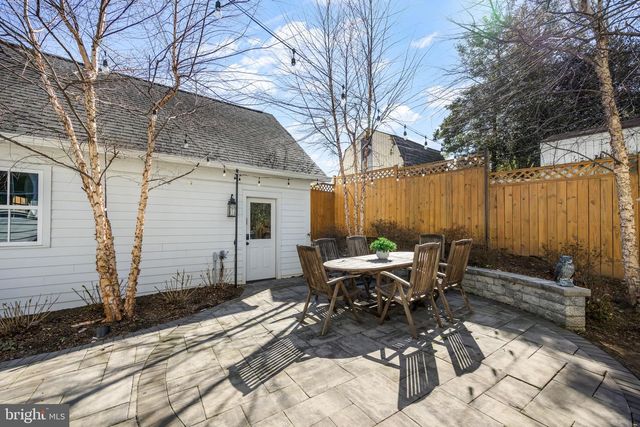 323 S WEST ST, Falls Church, VA 22046