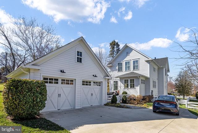 323 S WEST ST, Falls Church, VA 22046
