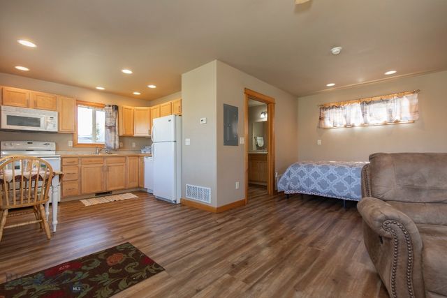 516 Circle F Trail, Bozeman, MT 59718