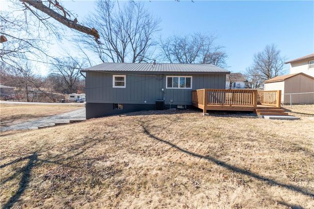 207 N 16th Street, Savannah, MO 64485