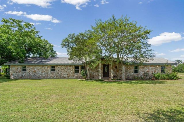 2421 Post Oak RD, Webberville, TX 78653