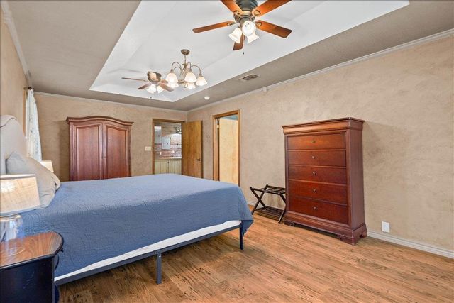 2421 Post Oak RD, Webberville, TX 78653
