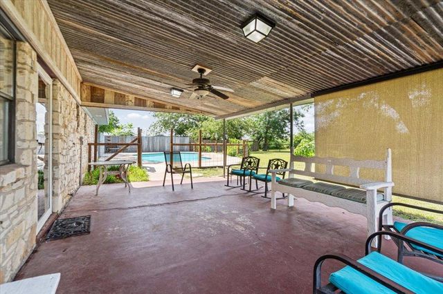 2421 Post Oak RD, Webberville, TX 78653