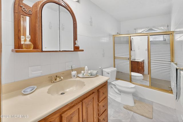 9 Newport Drive, Howell, NJ 07731