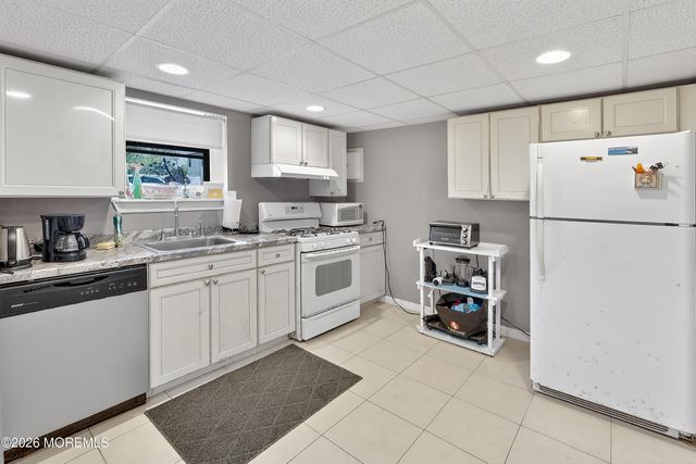 9 Newport Drive, Howell, NJ 07731