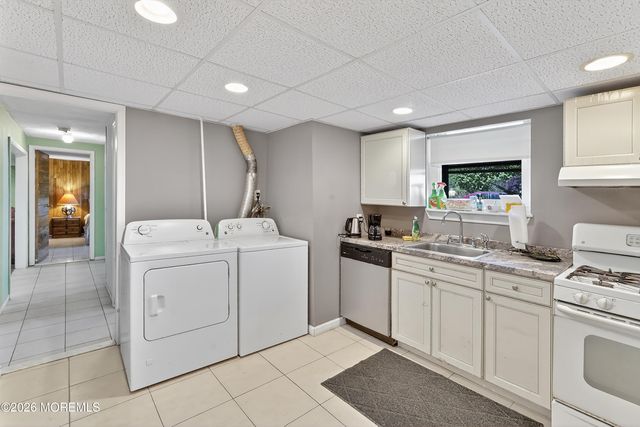 9 Newport Drive, Howell, NJ 07731