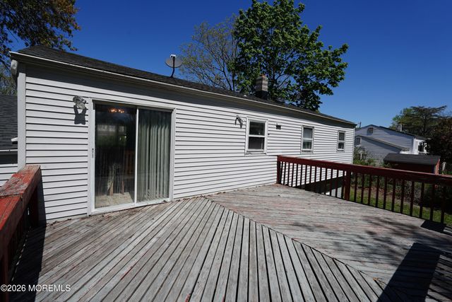 9 Newport Drive, Howell, NJ 07731