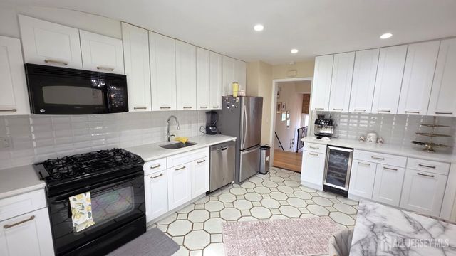 37 valley vale Drive, Old Bridge, NJ 08857