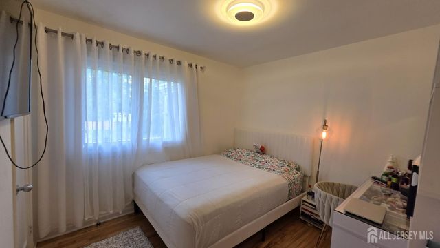 37 valley vale Drive, Old Bridge, NJ 08857