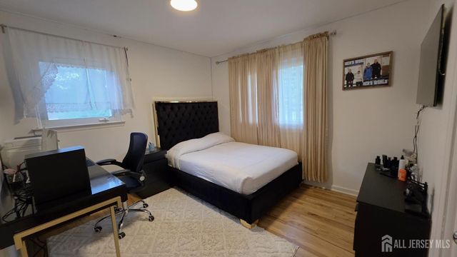 37 valley vale Drive, Old Bridge, NJ 08857