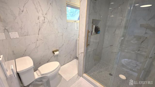 37 valley vale Drive, Old Bridge, NJ 08857