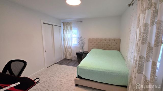 37 valley vale Drive, Old Bridge, NJ 08857