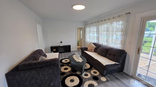 37 valley vale Drive, Old Bridge, NJ 08857