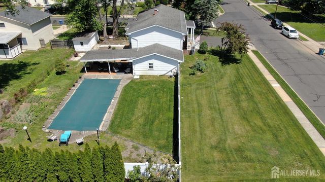 37 valley vale Drive, Old Bridge, NJ 08857