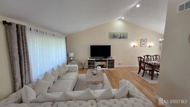 37 valley vale Drive, Old Bridge, NJ 08857