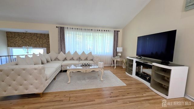37 valley vale Drive, Old Bridge, NJ 08857