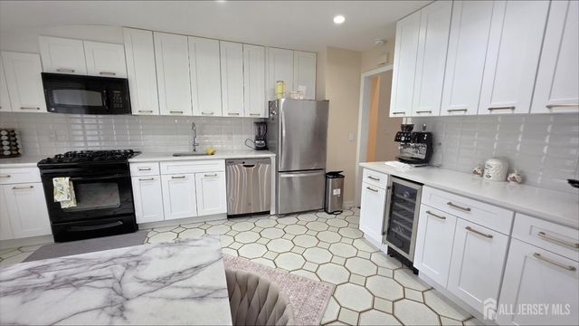 37 valley vale Drive, Old Bridge, NJ 08857