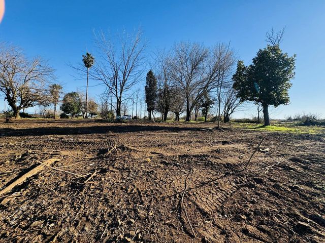 22148 Lone Tree Road, Anderson, CA 96007