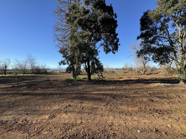 22148 Lone Tree Road, Anderson, CA 96007