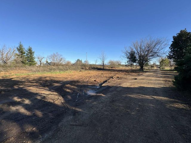 22148 Lone Tree Road, Anderson, CA 96007