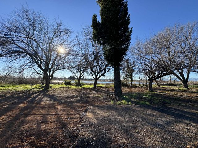 22148 Lone Tree Road, Anderson, CA 96007