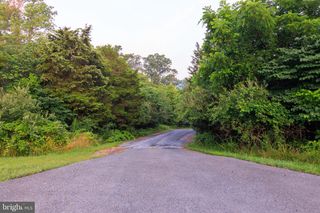 30 WAVERLY DR, Strasburg, VA 22657