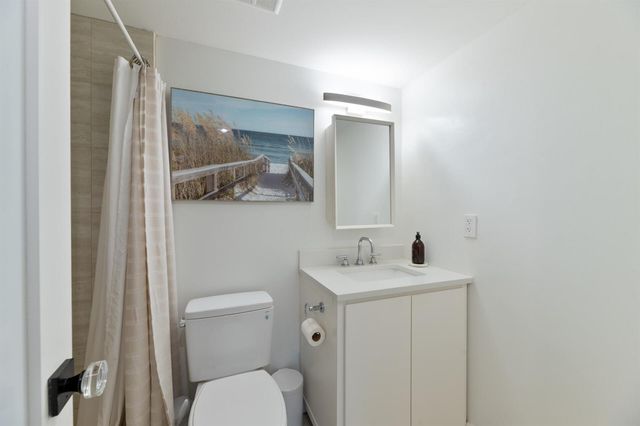 32 Abbey Lane 205, Delray Beach, FL 33446