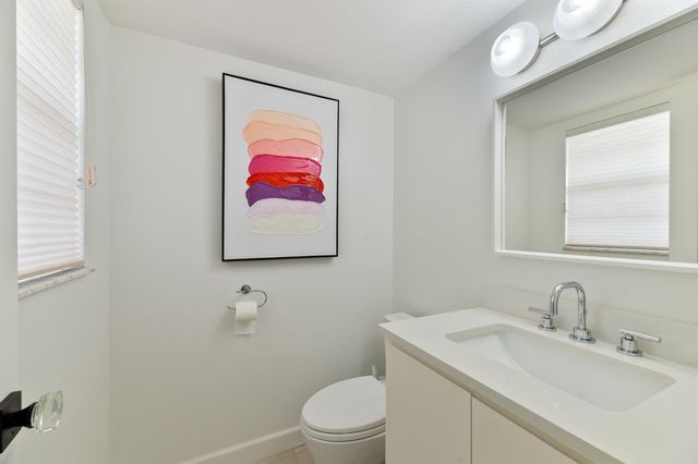 32 Abbey Lane 205, Delray Beach, FL 33446