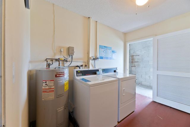32 Abbey Lane 205, Delray Beach, FL 33446