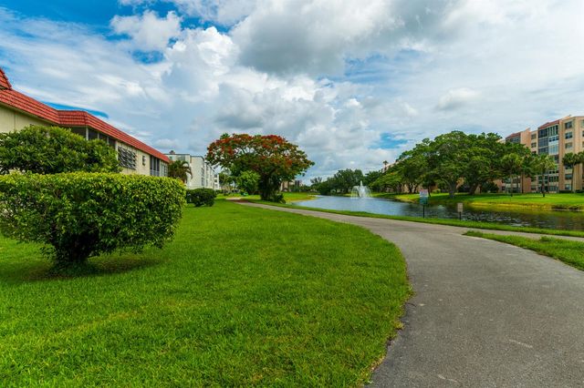 32 Abbey Lane 205, Delray Beach, FL 33446