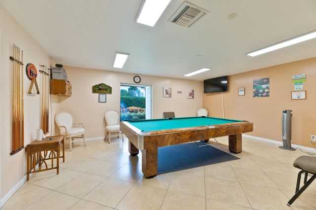 32 Abbey Lane 205, Delray Beach, FL 33446
